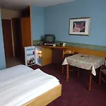 Enjoyhotel Garni Stuttgart Parkplatz Sprinter Penny Etank Hotel