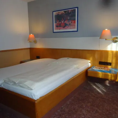 Otel Enjoyhotel Garni Stuttgart Parkplatz Sprinter Penny