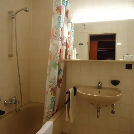 Enjoyhotel Garni Stuttgart Parkplatz Sprinter Penny Etank Hotell 2*