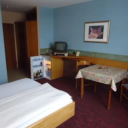 Enjoyhotel Garni Stuttgart Parkplatz Sprinter Penny Etank Hotell