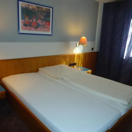 Enjoyhotel Garni Stuttgart Parkplatz Sprinter Penny Etank