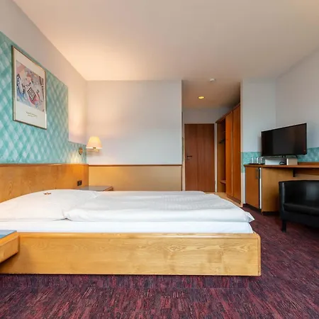 Enjoyhotel Garni Stuttgart Parkplatz Sprinter Penny Etank ホテル 2*