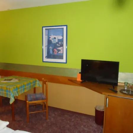 Hotell Enjoyhotel Garni Stuttgart Parkplatz Sprinter Penny Etank 2*