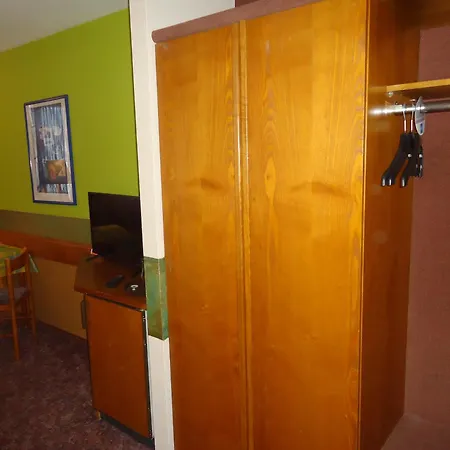 Enjoyhotel Garni Stuttgart Parkplatz Sprinter Penny Etank 2* Корнталь-Мюнхинген