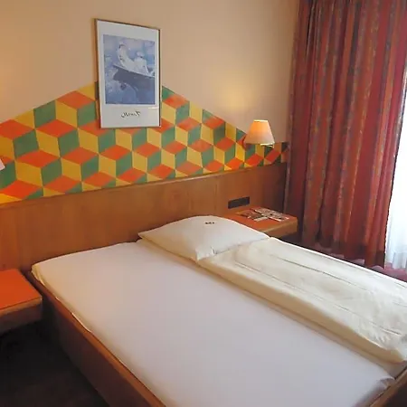 호텔 Enjoyhotel Garni Stuttgart Parkplatz Sprinter Penny Etank Porsche-museum 코른탈뮨힌겐
