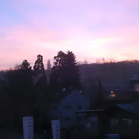 Enjoyhotel Garni Stuttgart Parkplatz Sprinter Penny Etank Porsche-museum 호텔 코른탈뮨힌겐