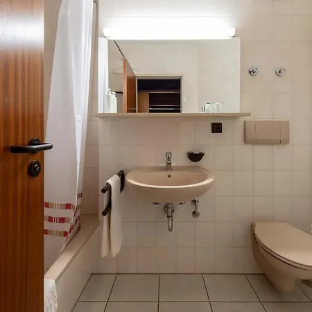 Enjoyhotel Garni Stuttgart Parkplatz Sprinter Penny Etank Hotel