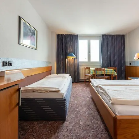 Enjoyhotel Garni Stuttgart Parkplatz Sprinter Penny