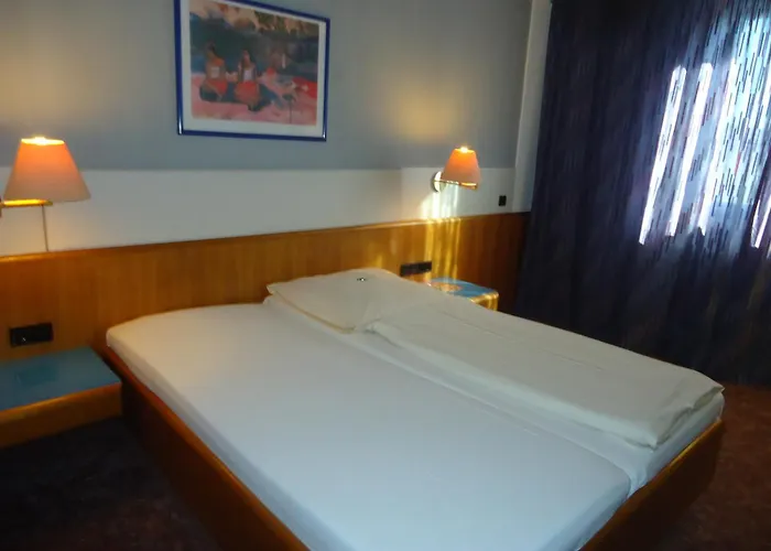 Enjoyhotel Garni Stuttgart Parkplatz Sprinter Penny Etank