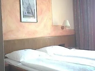 Enjoyhotel Garni Stuttgart Parkplatz Sprinter Penny Etank 호텔 2*